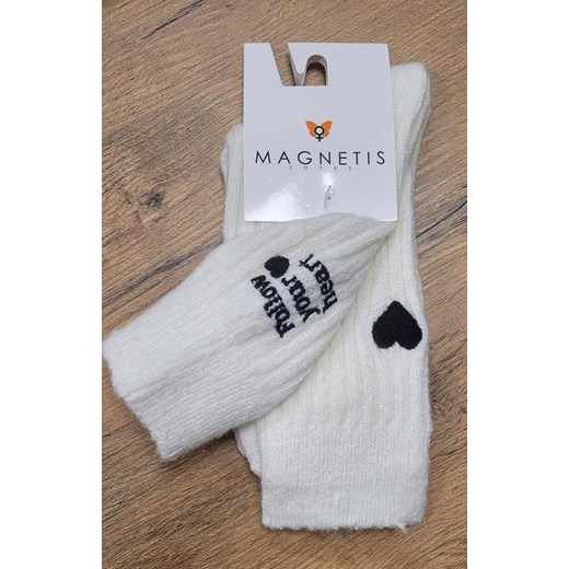 Skarpety damskie z aplikacją ecru CO-5057, Kolor ecru, Rozmiar uniwersalny, Magnetis ze sklepu Intymna w kategorii Skarpetki damskie - zdjęcie 187918251
