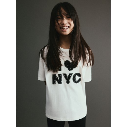 Reserved - T-shirt z aplikacją - złamana biel Reserved 164 (13 lat) Reserved