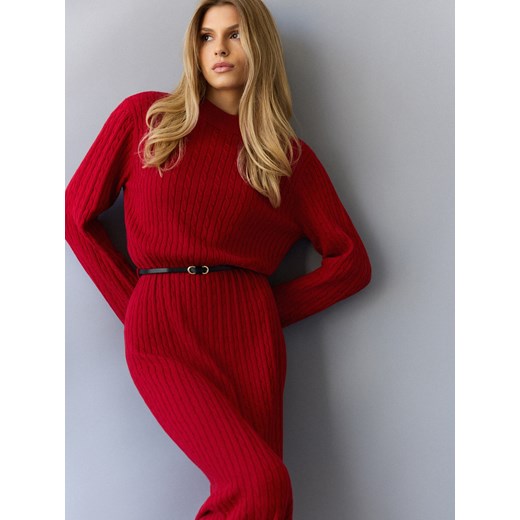 Mohito - Swetrowa czerwona sukienka midi - czerwony ze sklepu Mohito w kategorii Sukienki - zdjęcie 187932334