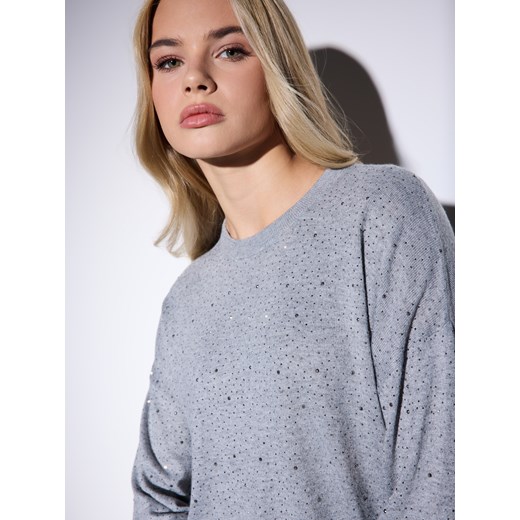 Mohito - Szary sweter z ozdobnymi elementami - szary ze sklepu Mohito w kategorii Swetry damskie - zdjęcie 187932350