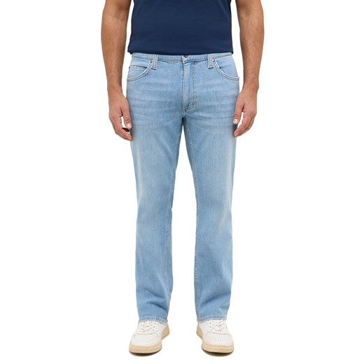 Męskie Spodnie jeansowe Mustang Style Tramper Straight Denim Blue 1016437 5000 402 ze sklepu YouNeedit.pl w kategorii Spodnie męskie - zdjęcie 187936810
