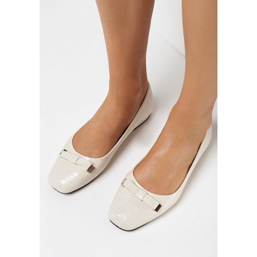 Beżowe Balerinki Achedeia ze sklepu born2be.pl w kategorii Balerinki - zdjęcie 187942344