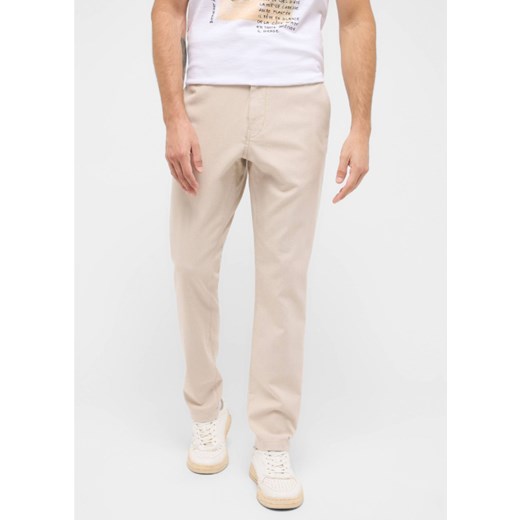 Męskie Spodnie jeansowe Mustang Style Oakland Chino Boa 1016308 6292 ze sklepu YouNeedit.pl w kategorii Jeansy męskie - zdjęcie 187961861