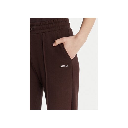 Guess Spodnie dresowe V6RB17 K9V31 Brązowy Regular Fit Guess S MODIVO