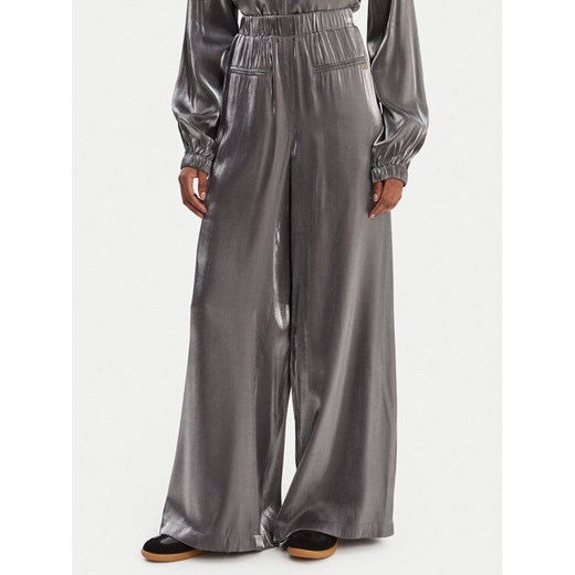 Liu Jo Sport Spodnie materiałowe TA6005 T322A Szary Relaxed Fit ze sklepu MODIVO w kategorii Spodnie damskie - zdjęcie 187971360