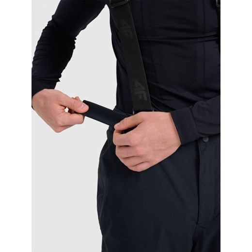 Męskie spodnie narciarskie 4F 4FWAW25TFTRM0924 - czarne 3XL Sportstylestory.com