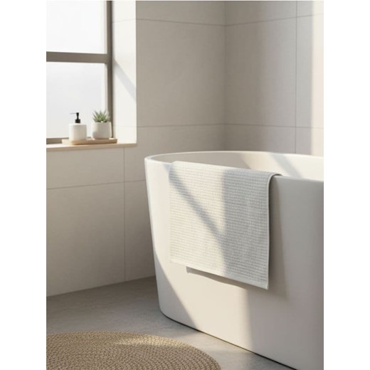 Sinsay - Bawełniany jednolity ręcznik - biały ze sklepu Sinsay w kategorii Ręczniki - zdjęcie 187992190