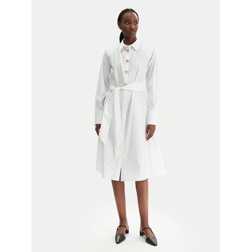 KARL LAGERFELD Sukienka koszulowa B1W13026 Biały Regular Fit ze sklepu MODIVO w kategorii Sukienki - zdjęcie 188015431