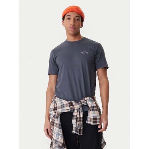 Billabong T-Shirt Arch Wave C1SS65BIP2 Szary Regular Fit ze sklepu MODIVO w kategorii T-shirty męskie - zdjęcie 188017423