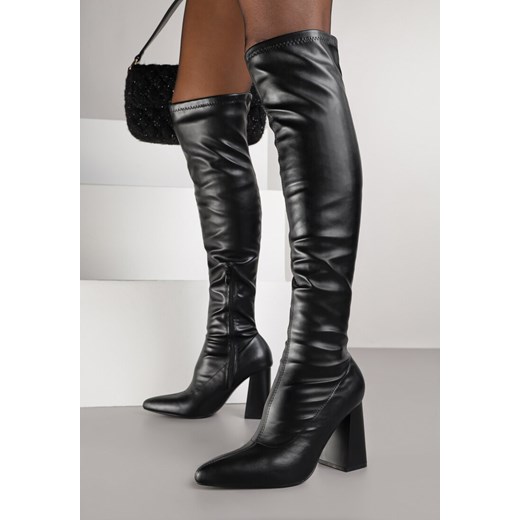 Czarne Kozaki Vices na Słupku z Dopasowaną Cholewką za Kolano Tidvira ze sklepu born2be.pl w kategorii Kozaki damskie - zdjęcie 188023460