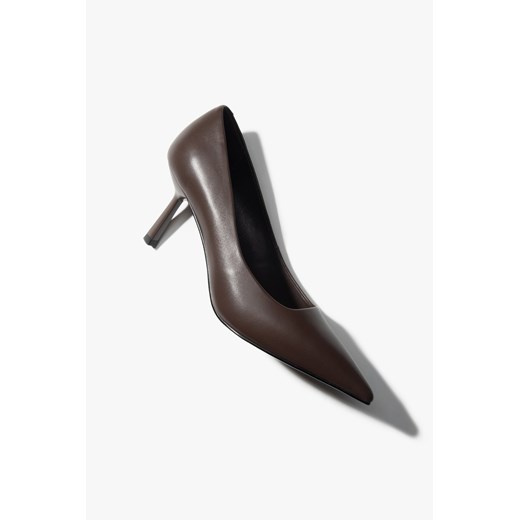 Estro: Ciemnobrązowe buty damskie na obcasie w szpic ze skóry naturalnej ze sklepu Estro w kategorii Czółenka - zdjęcie 188042682
