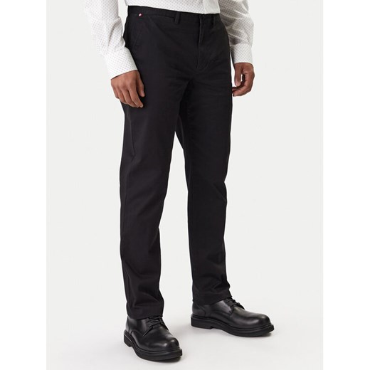 Tommy Hilfiger Chinosy Core Denton MW0MW41993 Czarny Regular Fit ze sklepu MODIVO w kategorii Spodnie męskie - zdjęcie 188074403