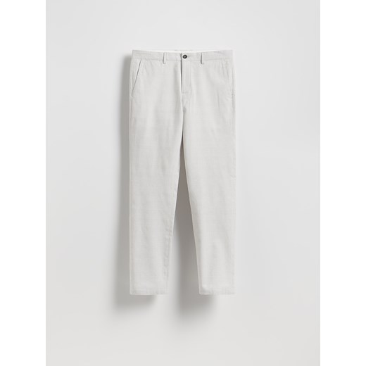 Reserved - Spodnie chino slim z lnem - jasnoszary ze sklepu Reserved w kategorii Spodnie męskie - zdjęcie 188087672