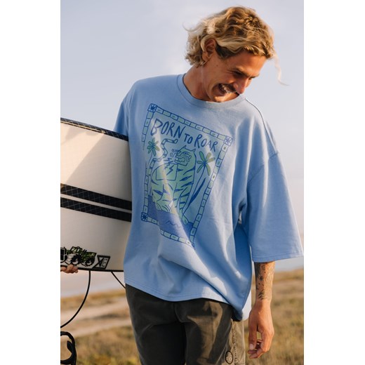 Born To Roar Box Tee - Denim Blue ze sklepu Surf Inc w kategorii T-shirty męskie - zdjęcie 188357781