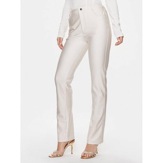 Guess Spodnie materiałowe Carly W4RB60 KC4C0 Écru Slim Fit ze sklepu MODIVO w kategorii Spodnie damskie - zdjęcie 188418951