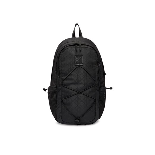 Calvin Klein Plecak Utility Emblem Bungee Backpack LV04D3301G Czarny ze sklepu MODIVO w kategorii Plecaki - zdjęcie 188515221