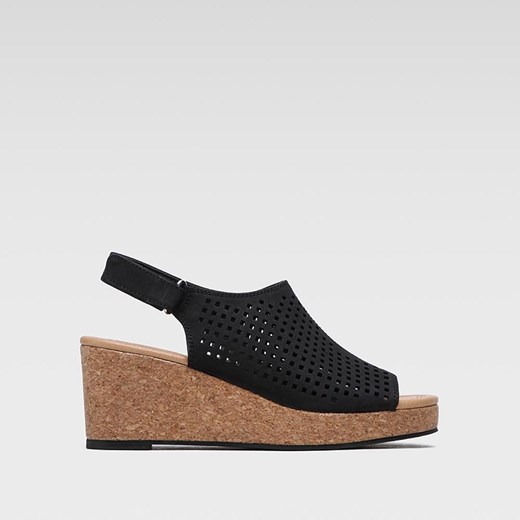 Sandały Clara Barson VELMA WS030801-02 ze sklepu ccc.eu w kategorii Sandały damskie - zdjęcie 188533532