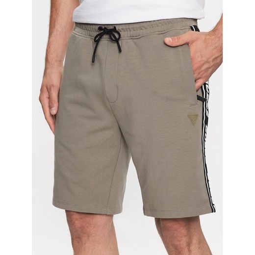 Guess Szorty sportowe Arlo Z2YD02 K6ZS1 Zielony Loose Fit ze sklepu MODIVO w kategorii Spodenki męskie - zdjęcie 188717533