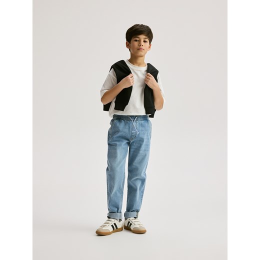 Reserved - Jeansy carrot fit - niebieski ze sklepu Reserved w kategorii Spodnie chłopięce - zdjęcie 188822883