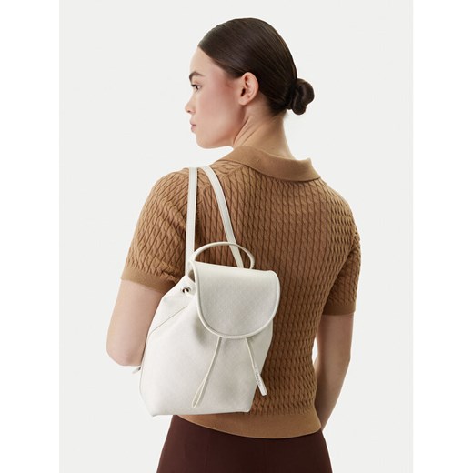 Plecak Calvin Klein Emblem Aop Mini Backpack LV04F3507G Biały ze sklepu eobuwie.pl w kategorii Plecaki - zdjęcie 189002680