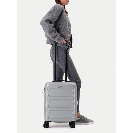 Walizka kabinowa Gino Rossi GIN-S-003-05-SILVER Srebrny ze sklepu eobuwie.pl w kategorii Walizki - zdjęcie 189031074