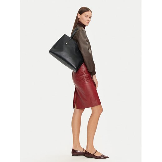 Torebka Calvin Klein Ck Plaque Medium Shopper K60K612782 Czarny ze sklepu eobuwie.pl w kategorii Torby Shopper bag - zdjęcie 189087951