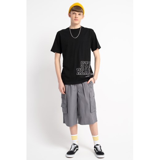 Szare krótkie spodenki REGULAR z przestrzennymi kieszeniami, Rozmiar - 146, Kolor - Szary ze sklepu REPORTER w kategorii Spodenki chłopięce - zdjęcie 189108370