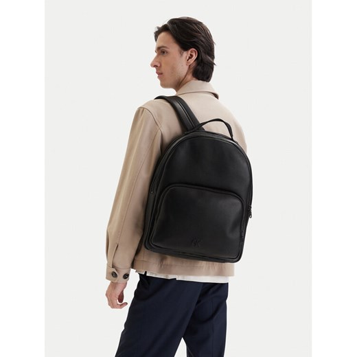 Plecak Calvin Klein Webbing Strap Round Backpack LV04D3282G Czarny ze sklepu eobuwie.pl w kategorii Plecaki - zdjęcie 189320851