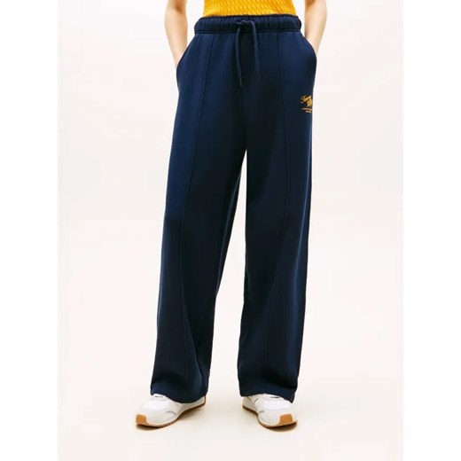 Tommy Hilfiger Spodnie dresowe TERRY | Loose fit ze sklepu Gomez Fashion Store w kategorii Spodnie damskie - zdjęcie 189395263