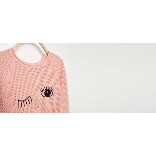 Sweter z aplikacją reserved rozowy zima