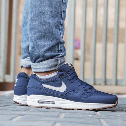 BUTY NIKE AIR MAX 1 ESSENTIAL 537383 401 sneakerstudio-pl niebieski Buty do biegania męskie