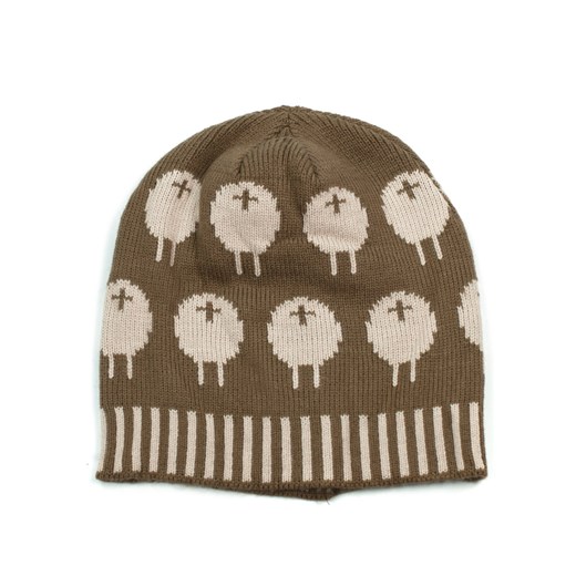 Czapka - owieczki na łące szaleo brazowy zima