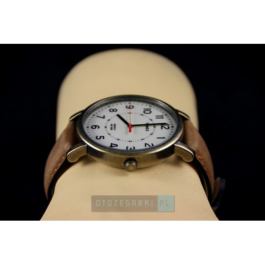 T2P220 - Zegarek Męski TIMEX z kolekcji Timex Originals Classic Round T2P220 otozegarki brazowy stojące