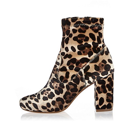 Brown leopard print velvet heeled ankle boots  river-island brazowy Botki na obcasie