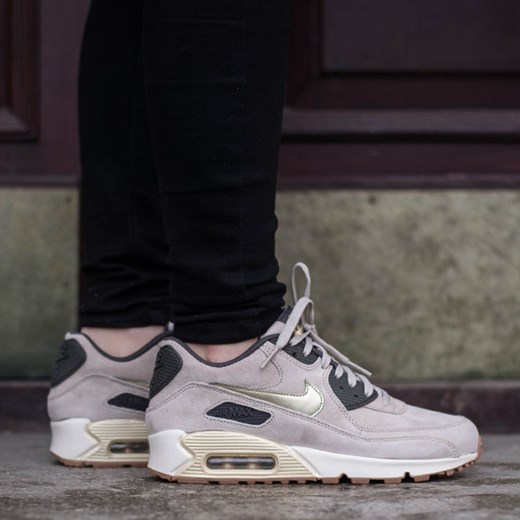 BUTY NIKE AIR MAX 90 PREMIUM SUEDE 818598 200 sneakerstudio-pl szary Buty do biegania