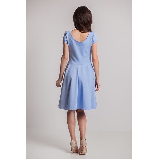 Sukienka z koła dekolt w szpic błękitna