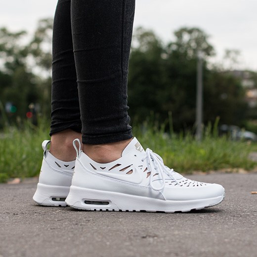 Buty damskie sneakersy Nike Air Max Thea Joli 725118 100 Nike 38,5 okazyjna cena sneakerstudio.pl