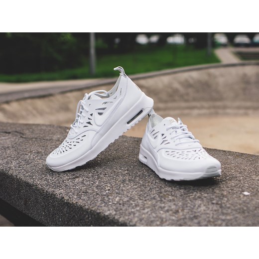Buty damskie sneakersy Nike Air Max Thea Joli 725118 100 Nike 37,5 promocja sneakerstudio.pl
