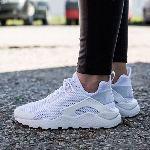 Buty damskie sneakersy Nike Air Huarache Run Ultra Breathe 833292 100 Nike 39 promocja sneakerstudio.pl
