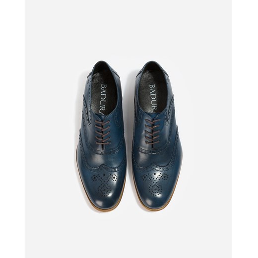 Granatowe buty typu oxford ze zdobieniami brogue