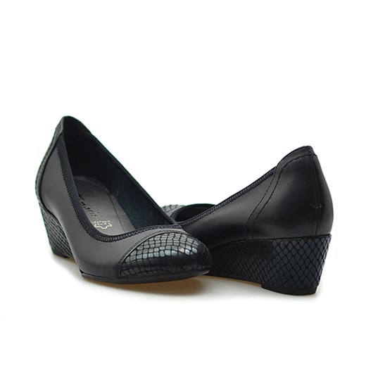 Pantofle Tamaris 1-22301-27 Czarne licowe czarny Tamaris  Arturo-obuwie
