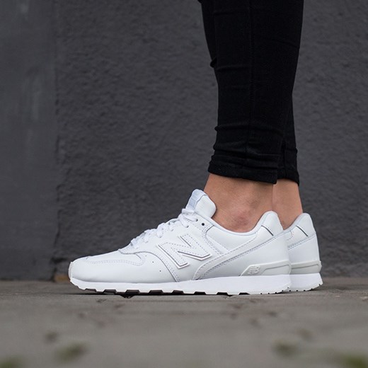 Buty damskie sneakersy New Balance WR996JS New Balance 40,5 sneakerstudio.pl