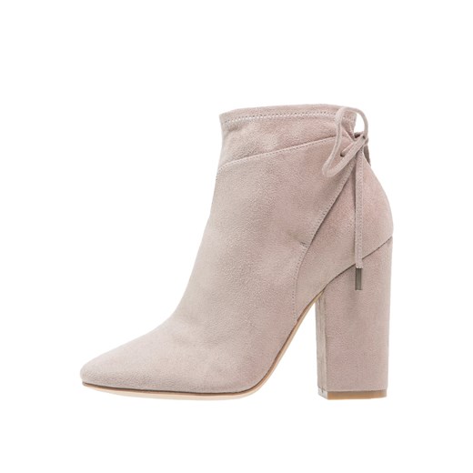 KENDALL + KYLIE ZOLA Botki na obcasie dark modern beige
