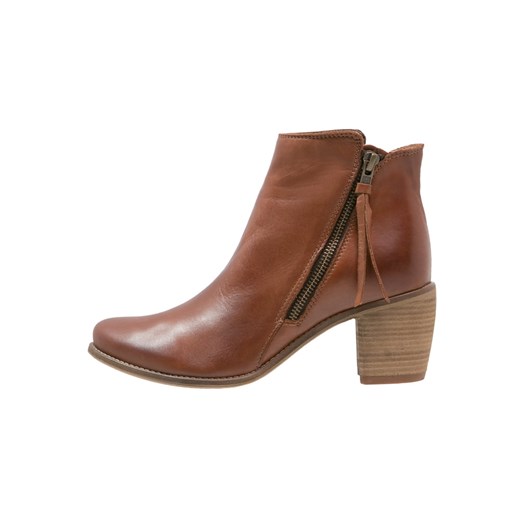 Pier One Ankle boot brandy