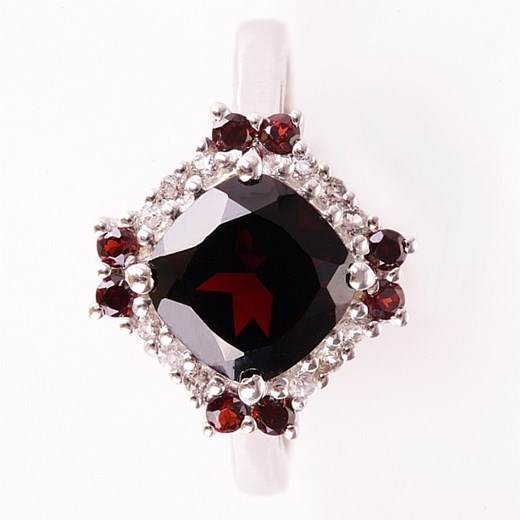 PIERŚCIONEK NELL RED  ; Srebrny pierścionek, zaręczynowy z granatami i topazami czarny Braccatta 16 