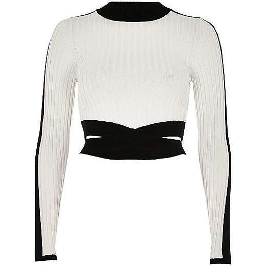 Black and white ribbed turtleneck crop top 
