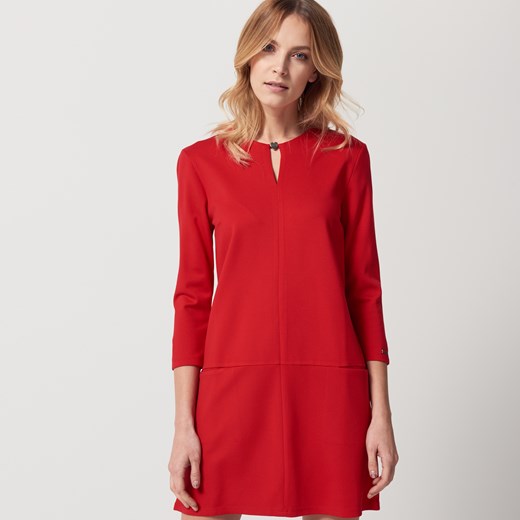Mohito - Pudełkowa sukienka z kieszeniami - Czerwony Mohito czerwony XXS 