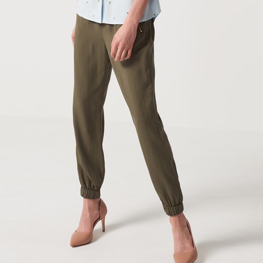 Mohito - Luźne spodnie ze ściągaczem - Zielony  Mohito 32 
