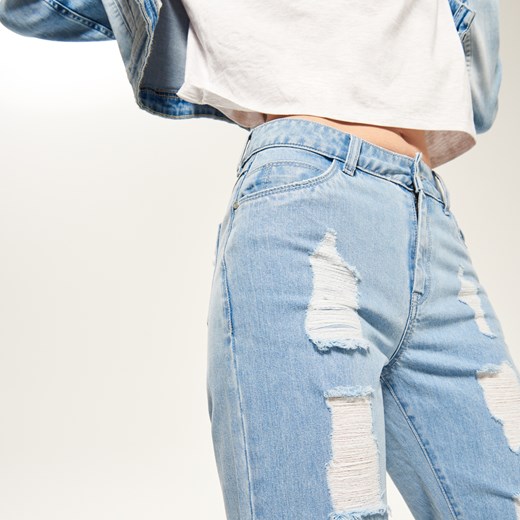 Reserved - Mom jeans z przetarciami - Niebieski Reserved  42 