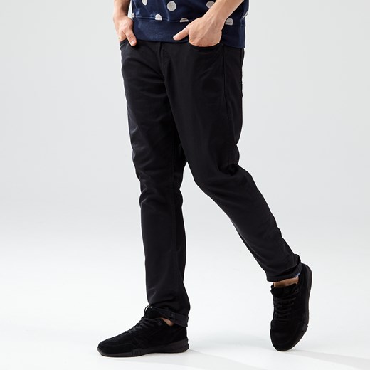 Cropp - Spodnie regular - Czarny